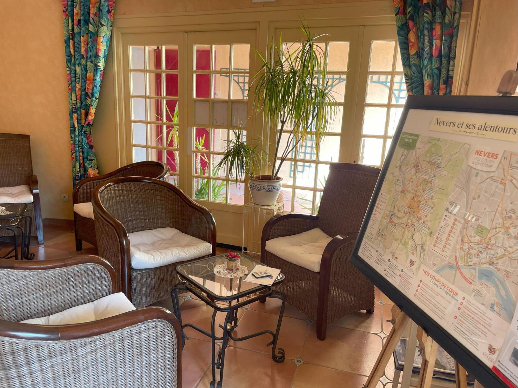 The Originals Boutique, Hotel Clos Sainte Marie, Nevers Exterior foto