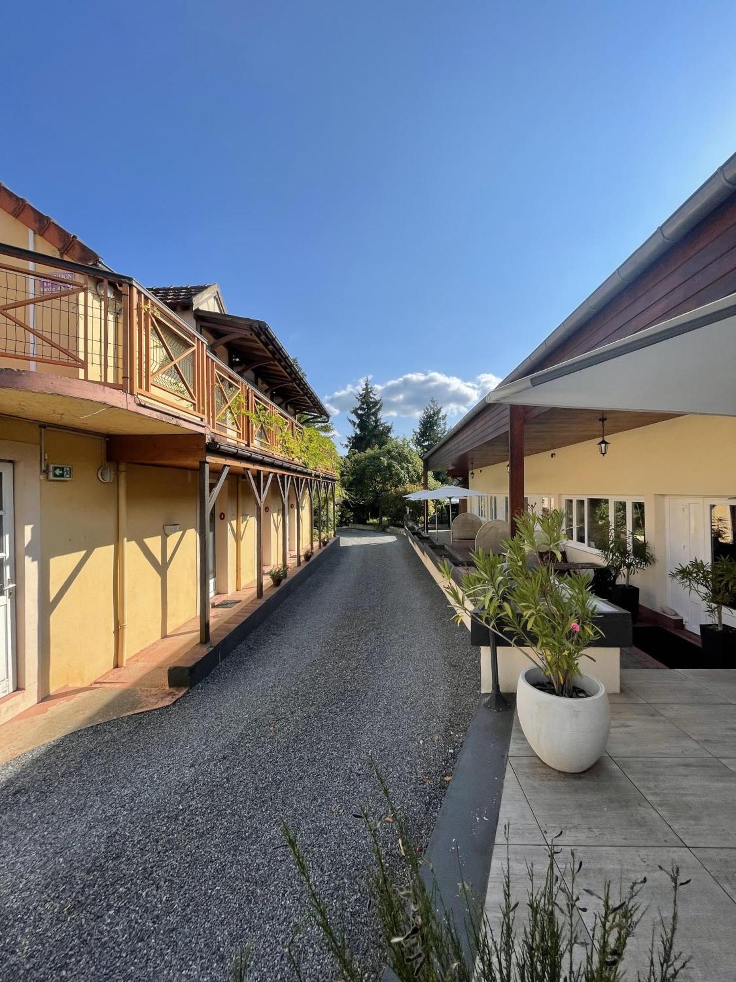 The Originals Boutique, Hotel Clos Sainte Marie, Nevers Exterior foto