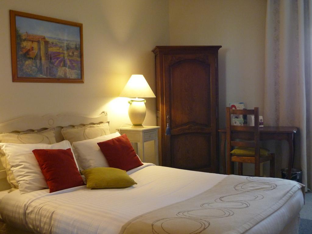 The Originals Boutique, Hotel Clos Sainte Marie, Nevers Habitación foto